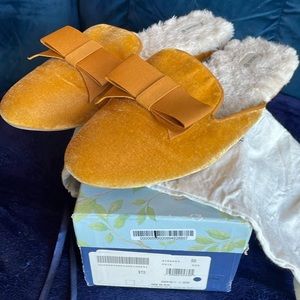 Birdies Phoebe Bow Velvet slip-ons with fuzzy insides, sz 11M